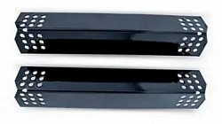 How do I prevent flare-ups when cooking fatty meats on a gas braai?